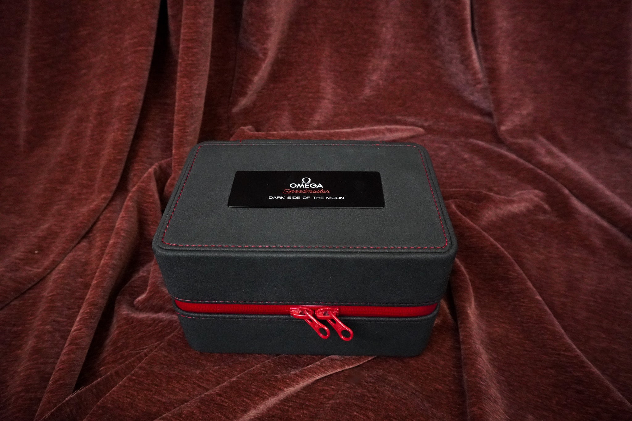 Omega Speedmaster Dark Side of The Moon Team Alinghi