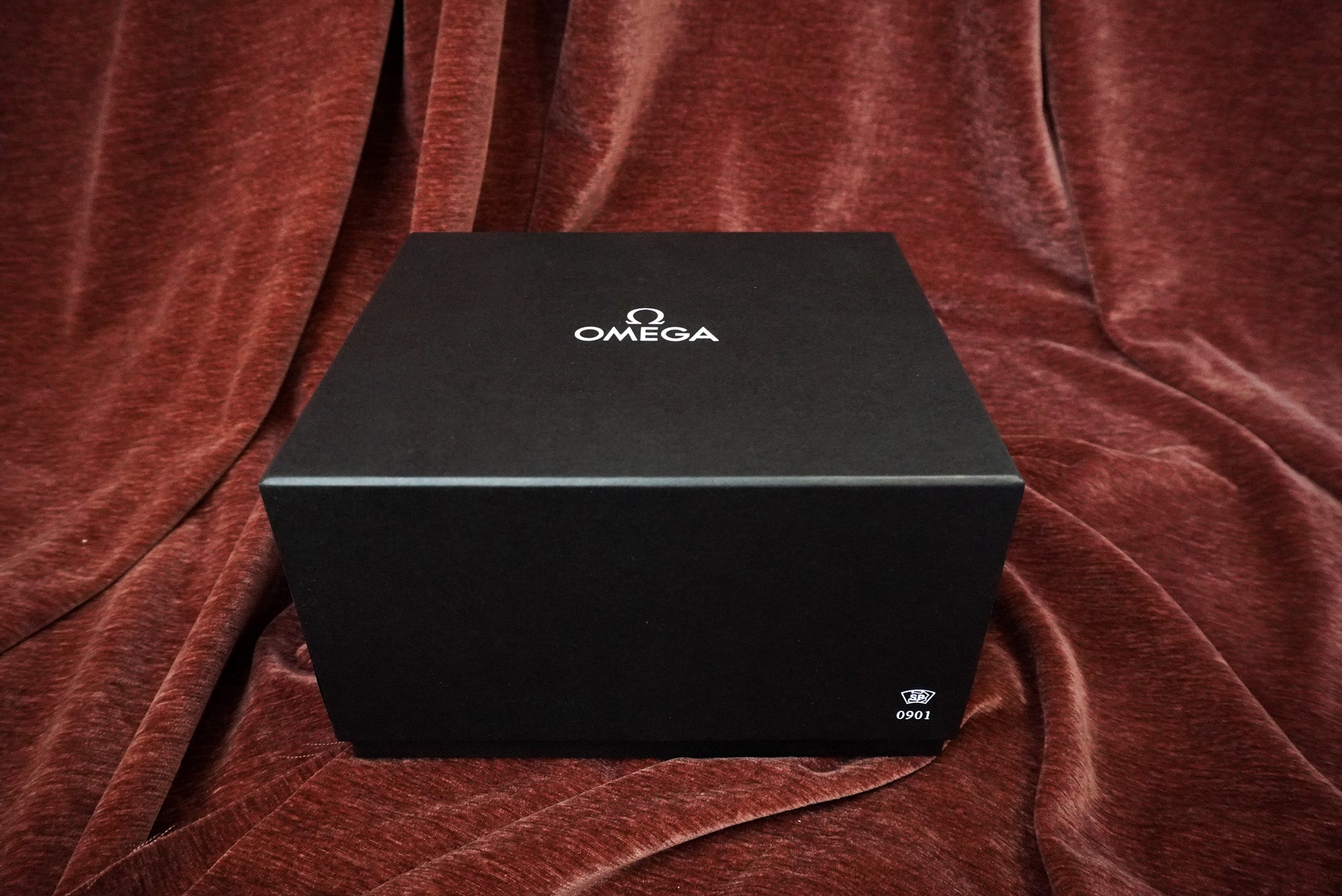 Omega Speedmaster Dark Side of The Moon Team Alinghi